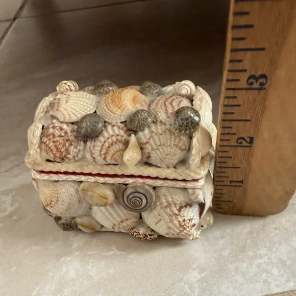 vintage shell trinket box - Picture 7 of 7